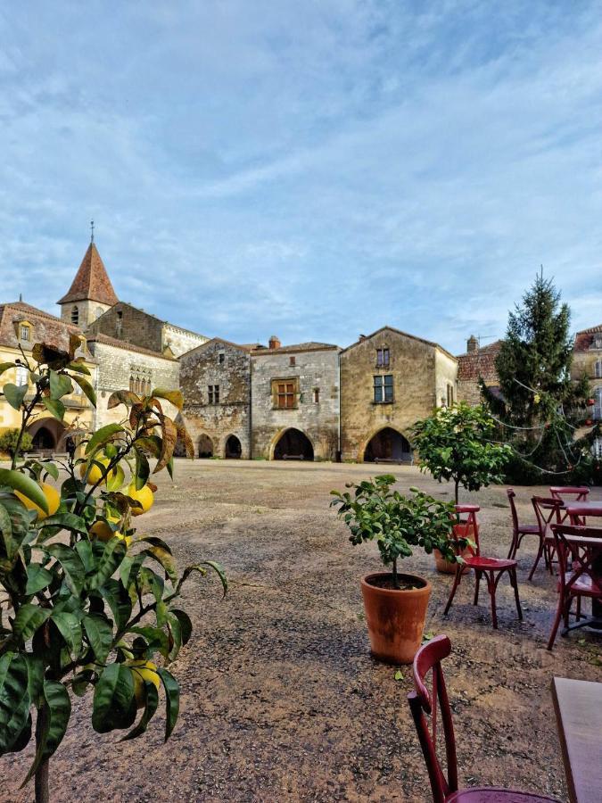 Au Bonheur Des Ruelles Bed & Breakfast Monpazier Exterior photo