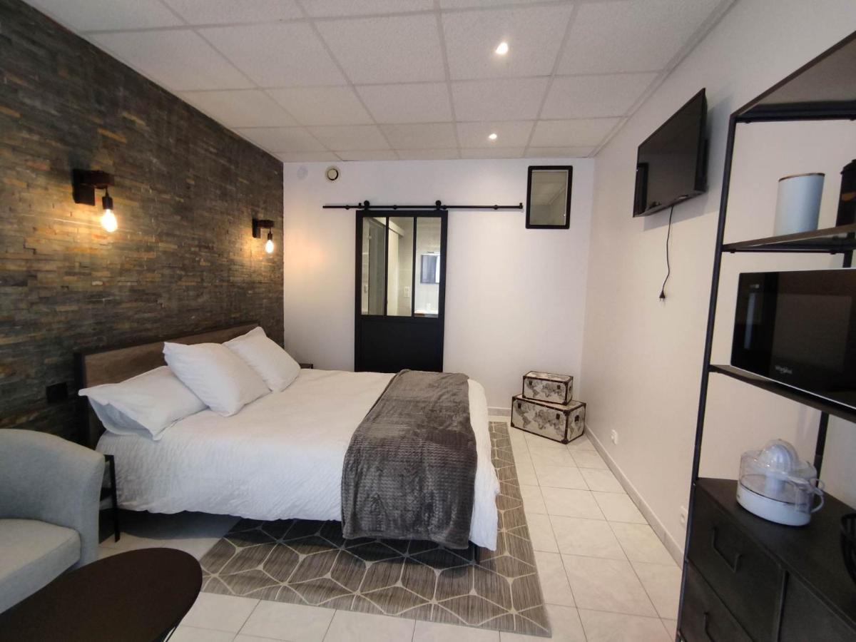 Au Bonheur Des Ruelles Bed & Breakfast Monpazier Exterior photo