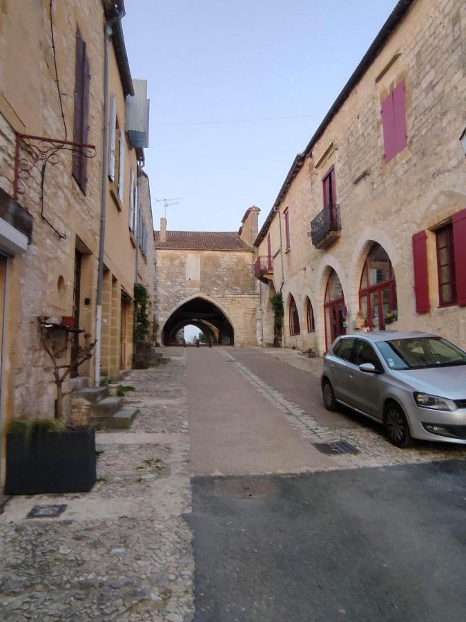 Au Bonheur Des Ruelles Bed & Breakfast Monpazier Exterior photo