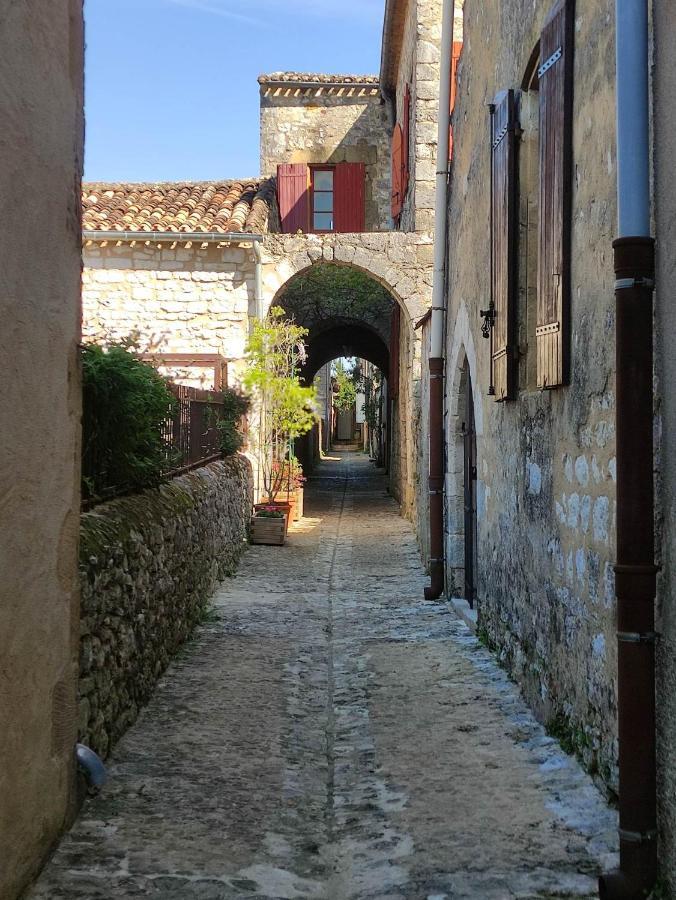 Au Bonheur Des Ruelles Bed & Breakfast Monpazier Exterior photo